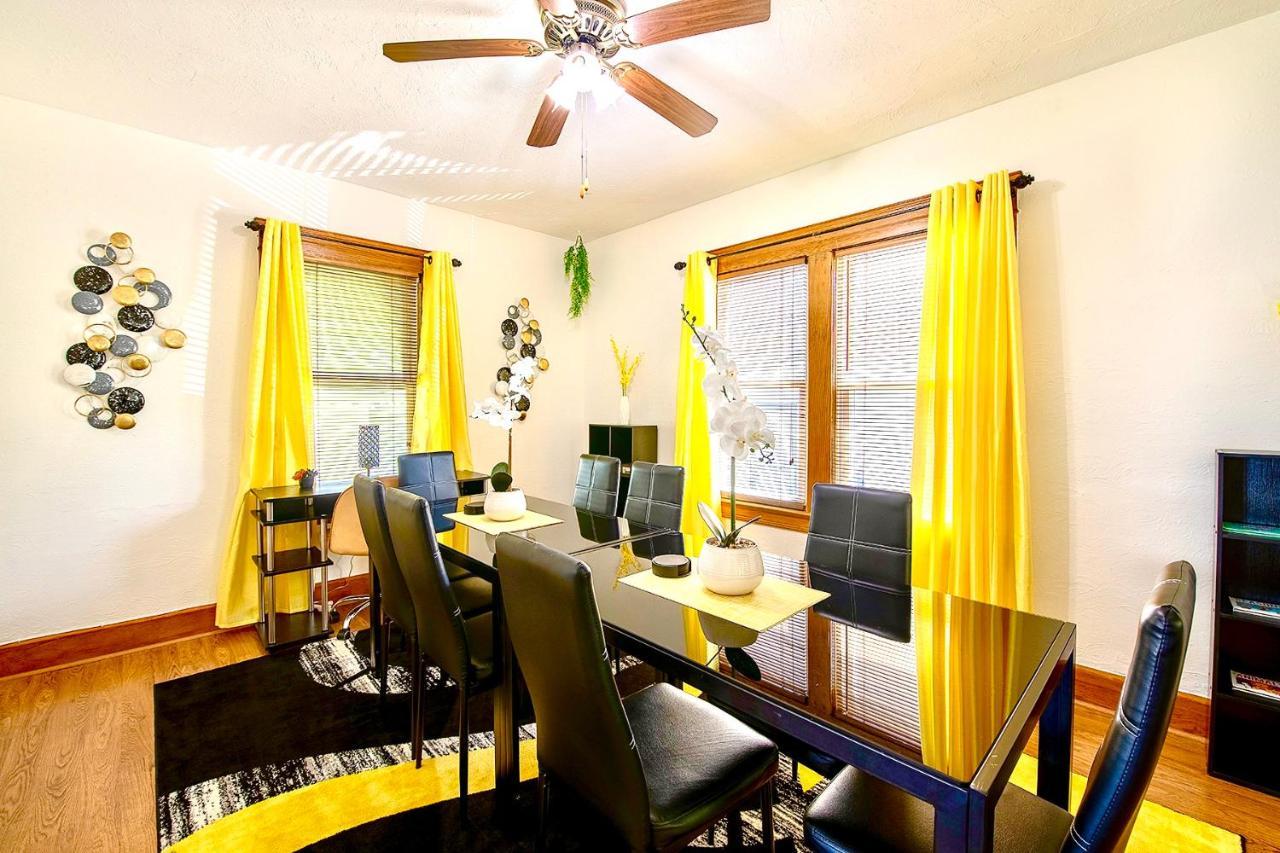 The Amber Retreat - Brooklyn Centre Comfort - Charming Space For Families, Couples & Business Travelers Near Downtown - With 300Mb Wifi, Parking & Self Check-In Cleveland Exterior foto
